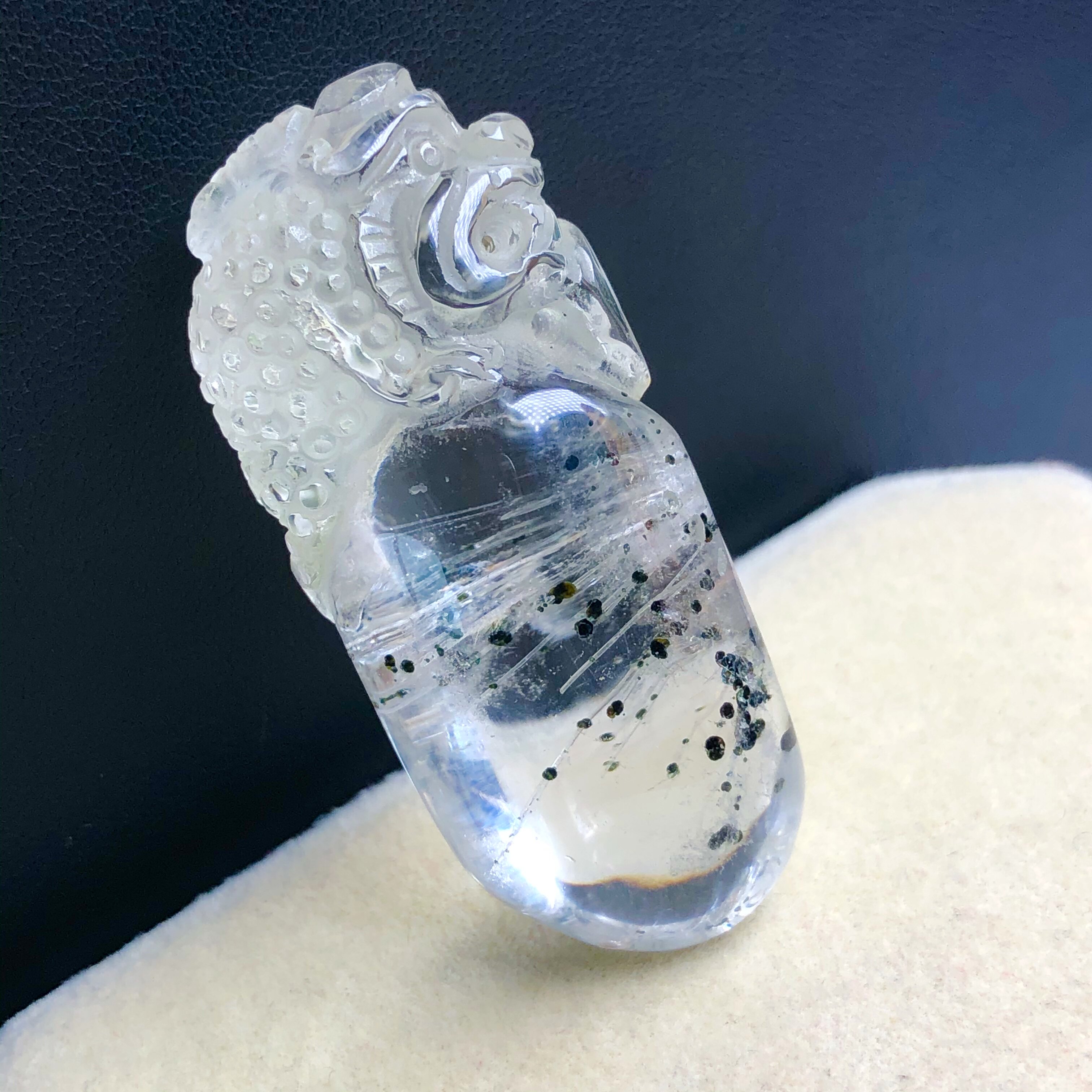 奇特老矿天然水晶矿石包裹体雕刻金蟾吊坠 铁树开花