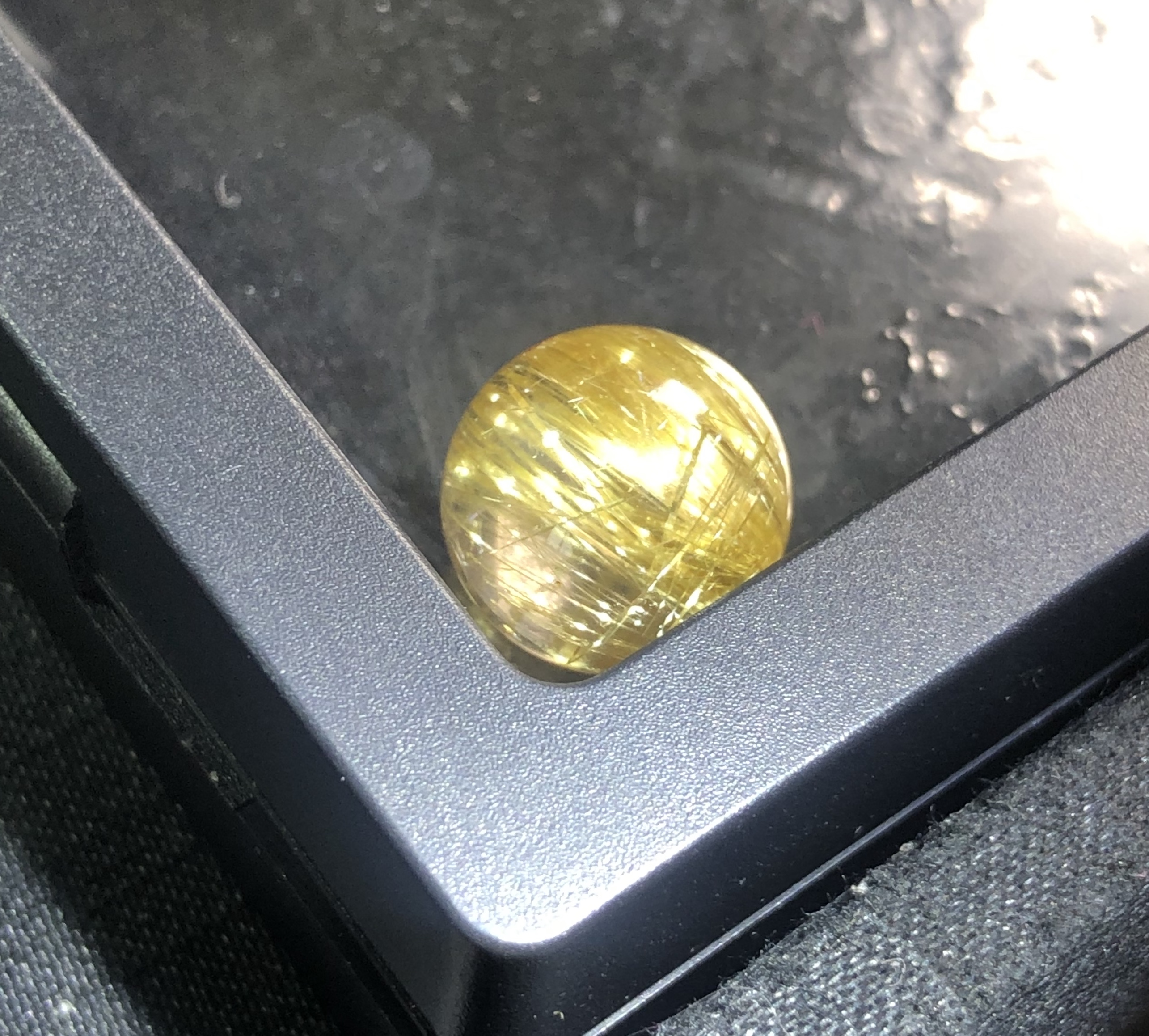 11.8毫米只做原矿无任何优化天然猫眼钛晶单珠