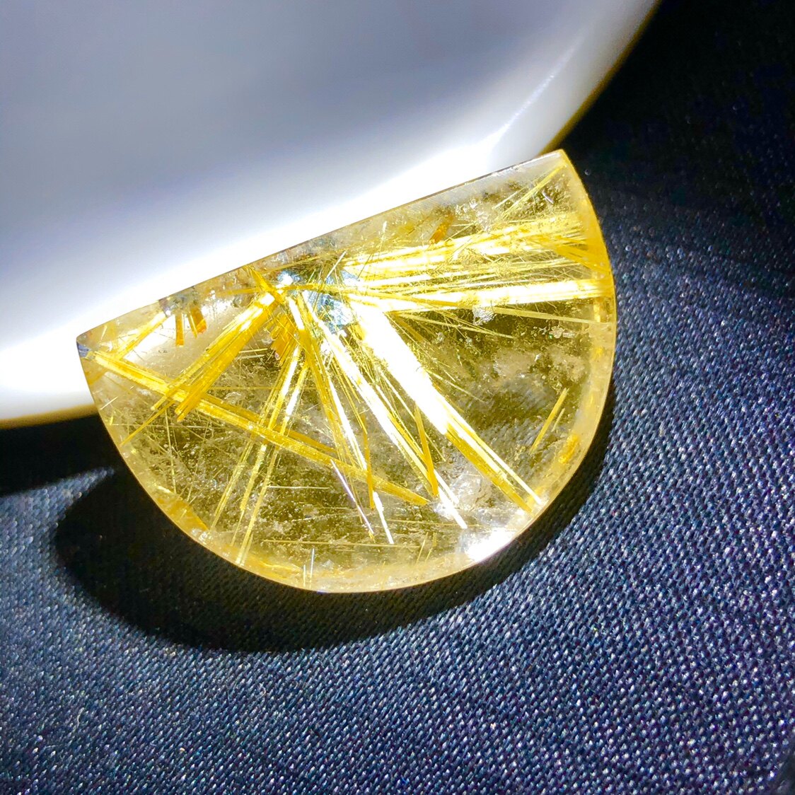 一手价格捡漏天然板顺钛晶花水晶吊坠八方来才