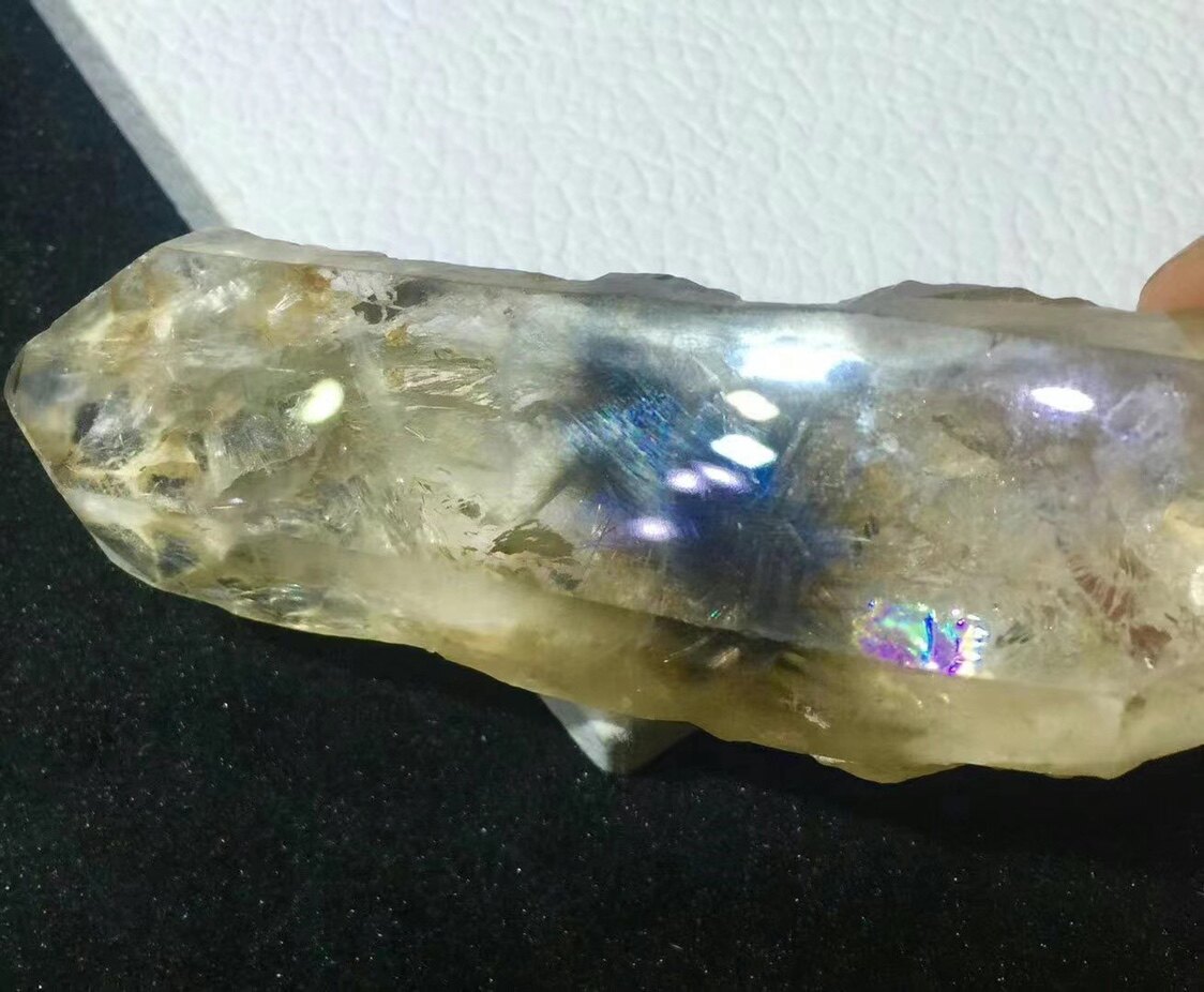 珍贵原矿天然黑银钛晶花和彩虹晶中晶共生原石摆件