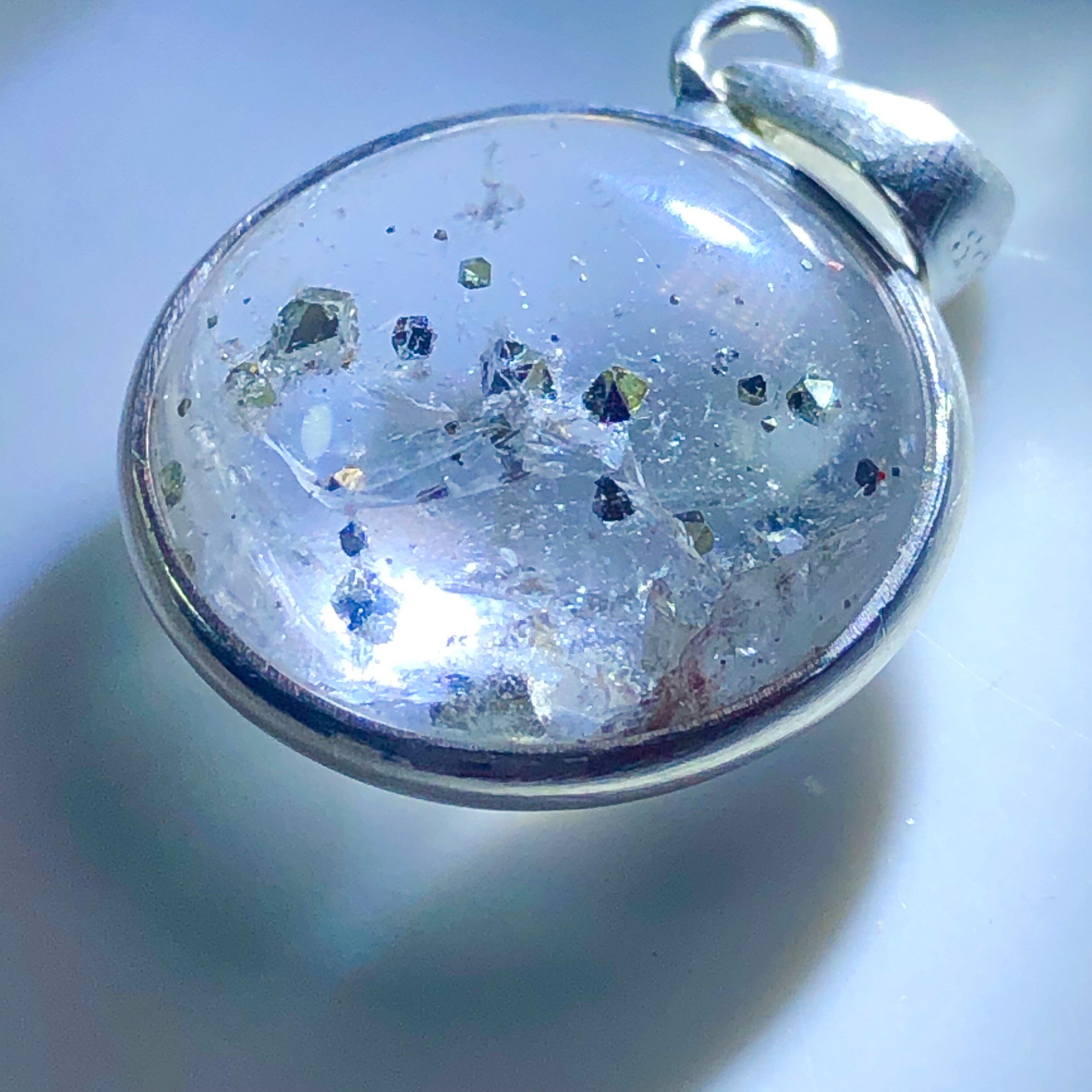 玩家推荐，好货精品纯天然全包裹黄铜矿石水晶吊坠