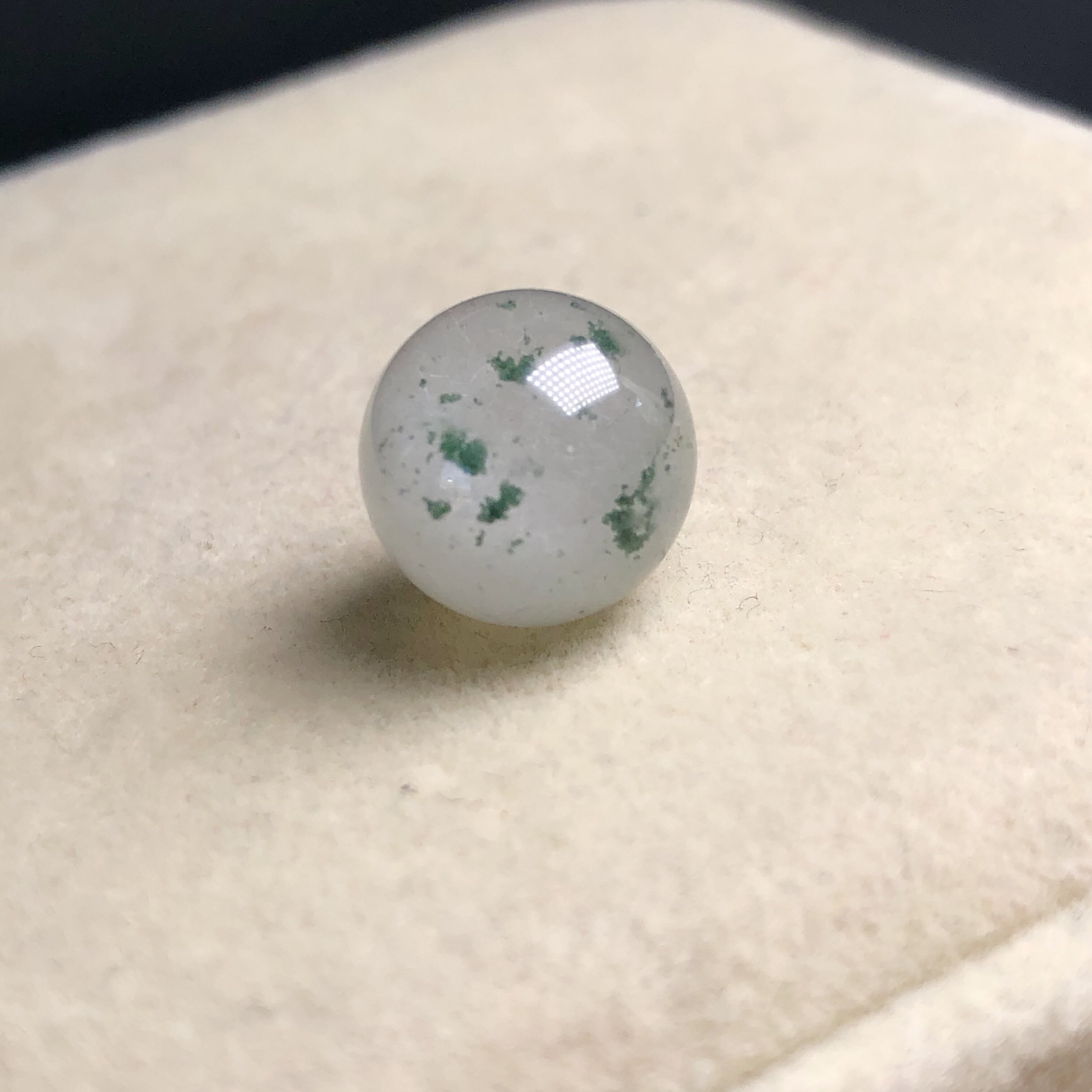 11.9毫米(没有任何优化注胶)老矿天然水晶蓝兔毛共生幽灵单珠