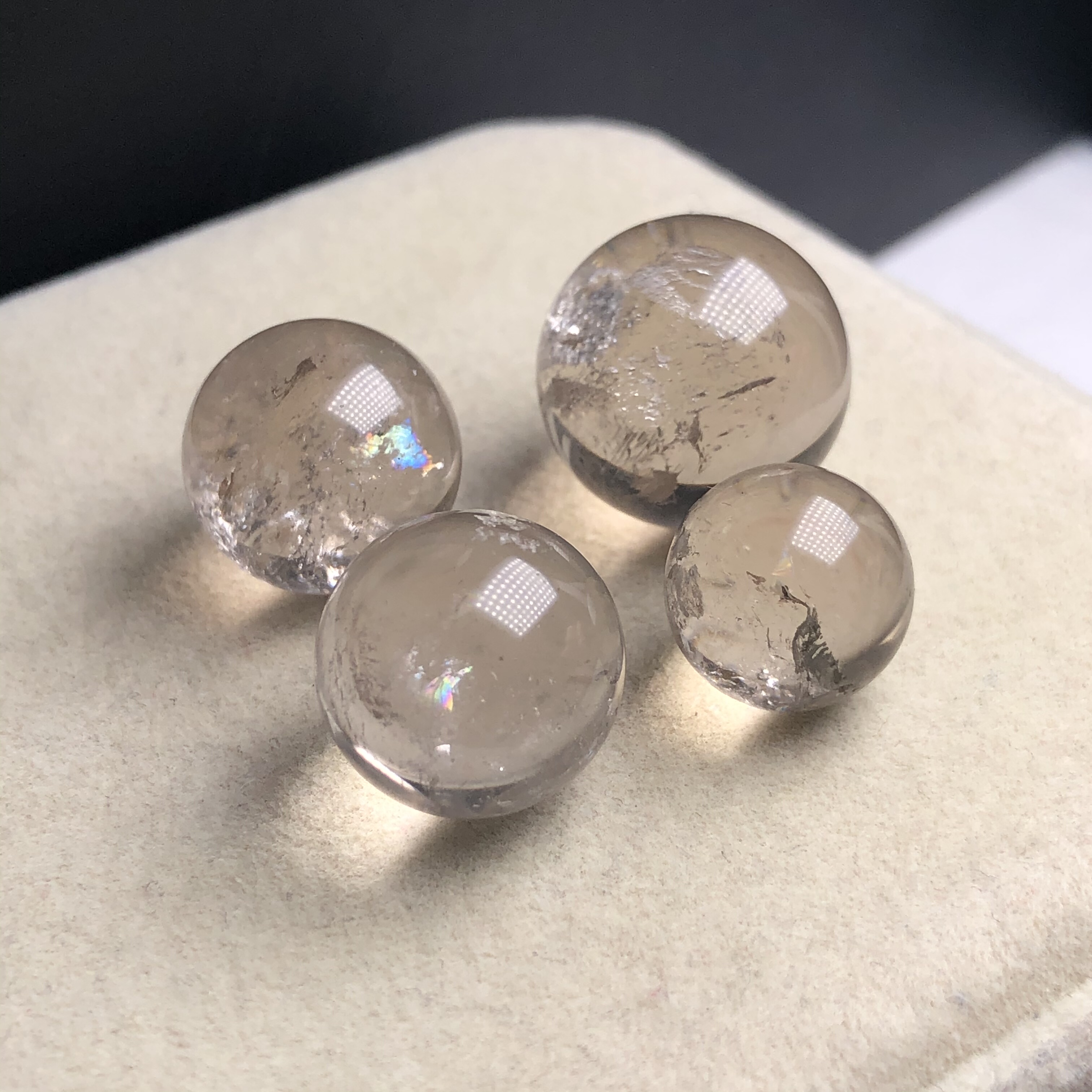 亏本大漏无任何优化入胶天然水晶彩虹骸骨水晶单珠