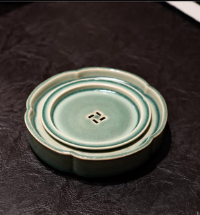 梵山堂松影琉璃素面海棠壶承 直径:15.8cm高:3.5cm