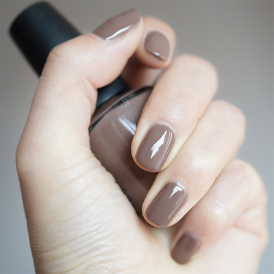 opi免烤指甲油栗子褐不可剥显白