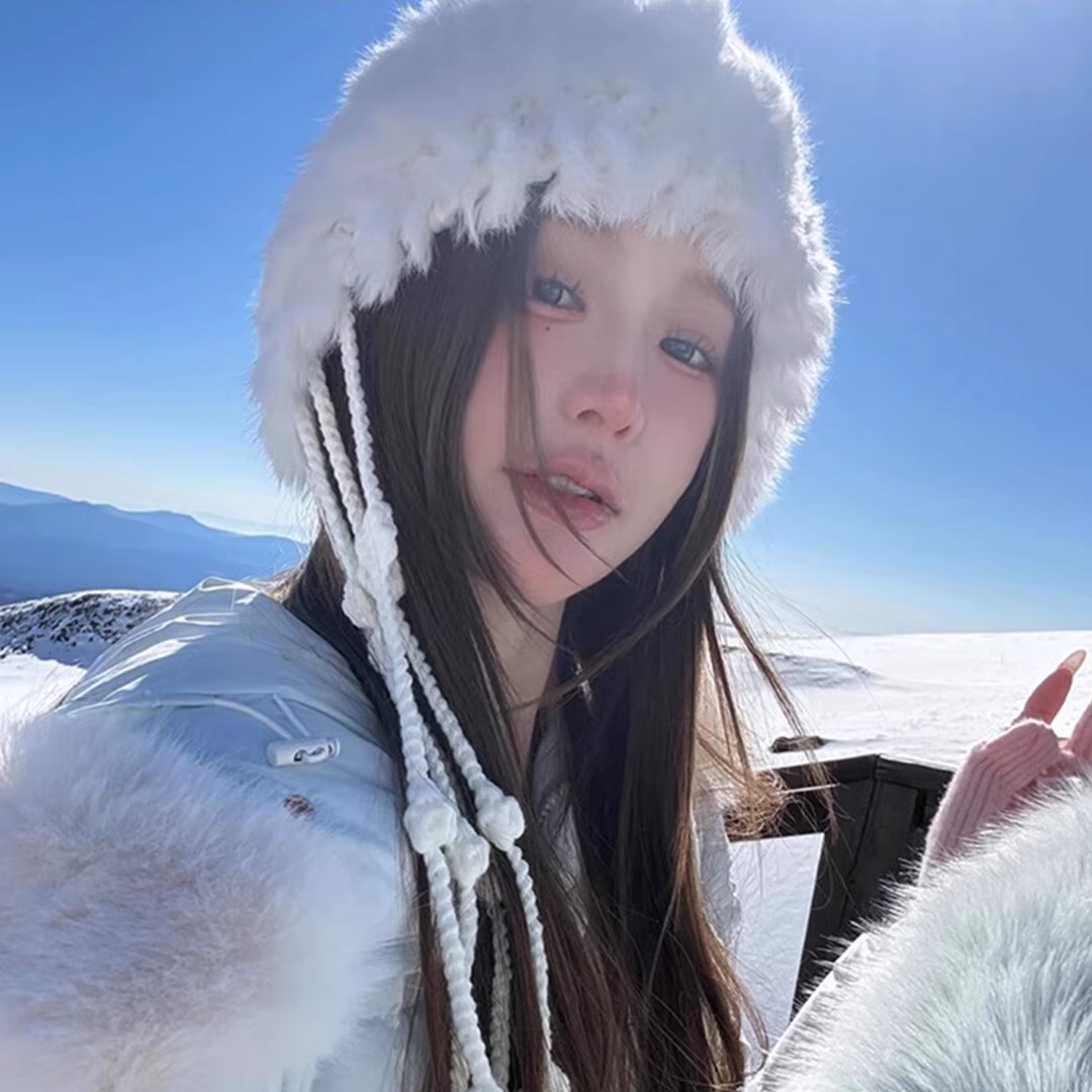2025秋冬新款兔毛帽子女显脸小毛线针织帽长辫流苏毛球保暖护耳帽