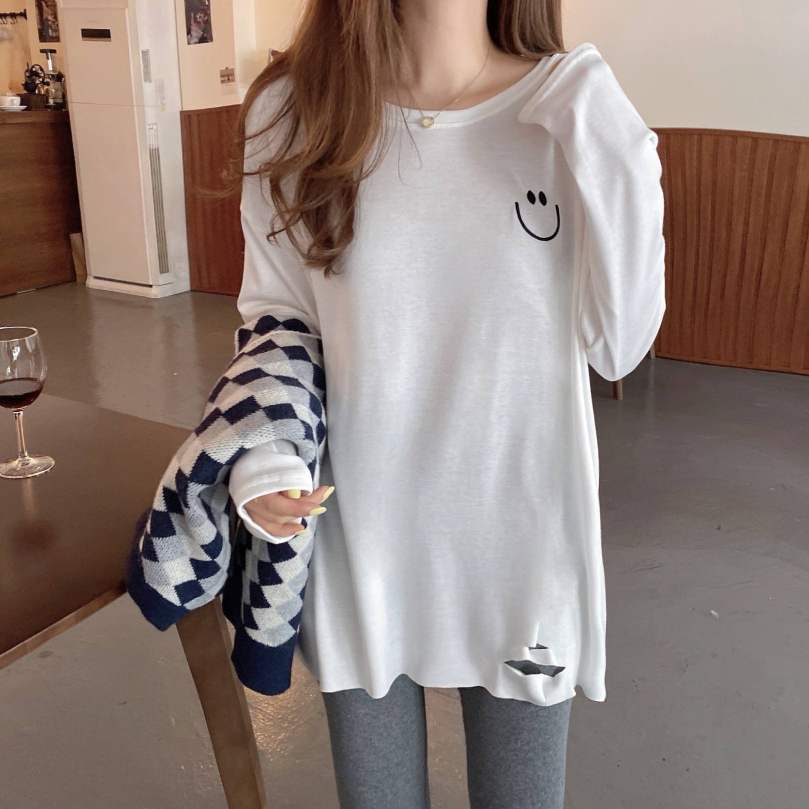 Large women's dress 2021 spring new fat mm loose white T-shirt with holes in the hem