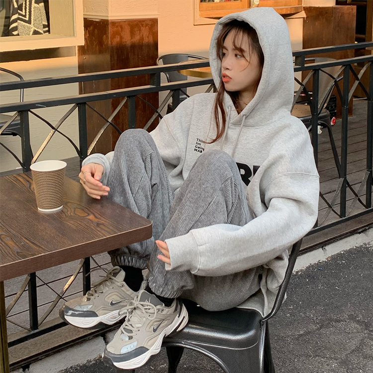 Real price early spring strange girl dark wind printed hooded warm sweater