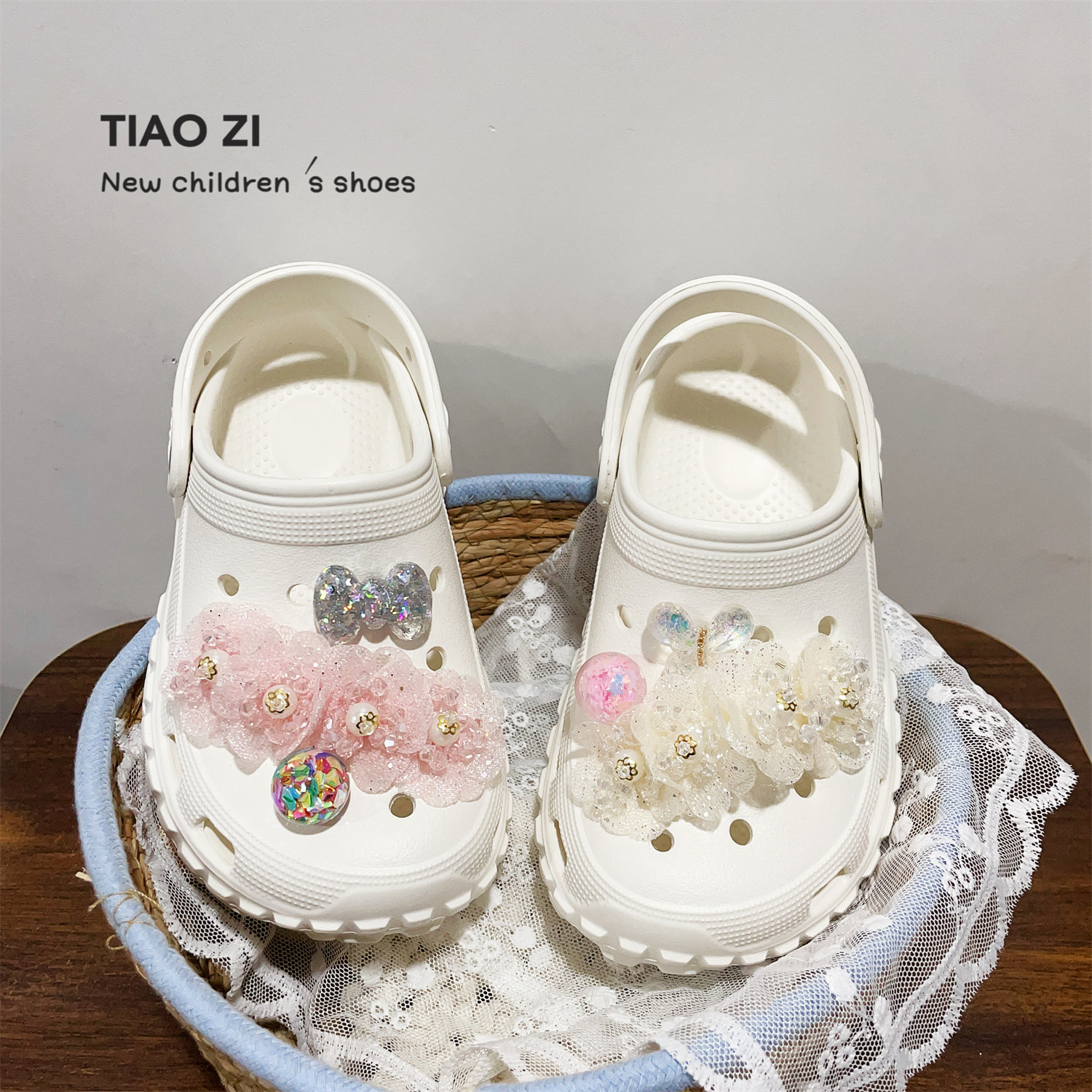 2026夏季款女童蕾丝花朵凉拖鞋韩版小女孩公主洞洞鞋儿童两穿凉鞋