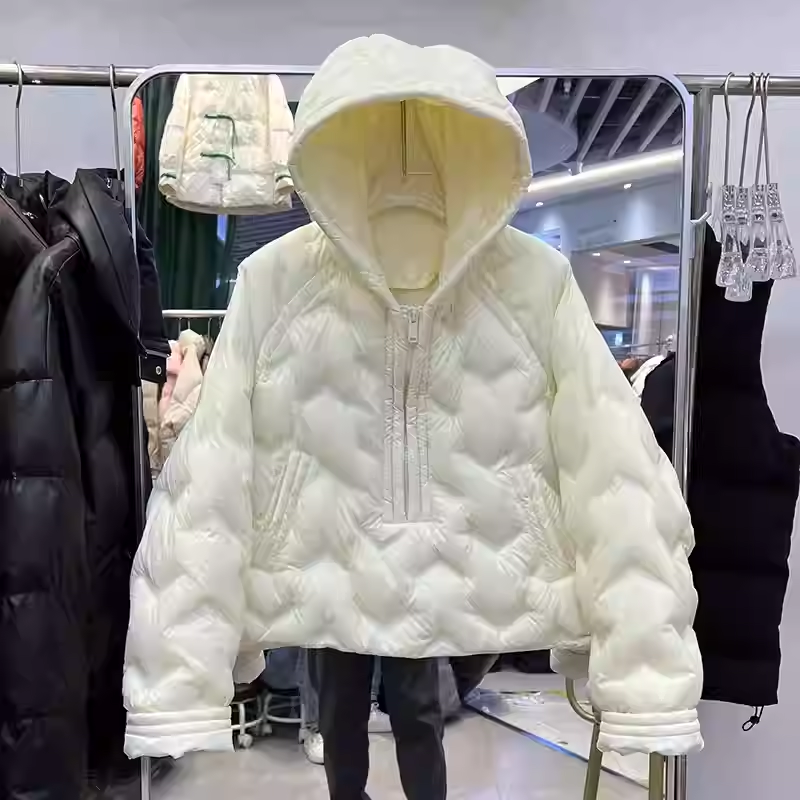 韩系简约风2025冬白鸭绒短款连帽轻薄羽绒服不规则绗缝保暖超显瘦