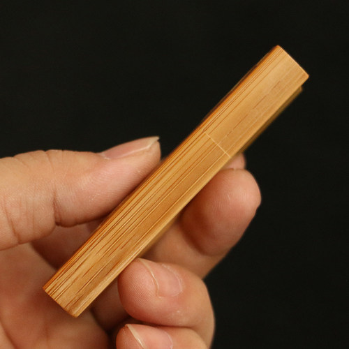 鼠年《招财进宝》东阳名家戚挺飞本工非遗留青雕刻牙签盒文玩把件