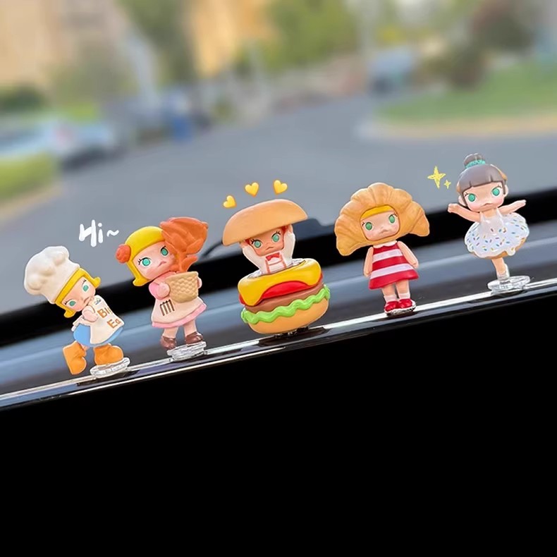 车载屏幕摆件泡泡玛特Molly面包脑袋车内中控显示屏装饰车内饰品