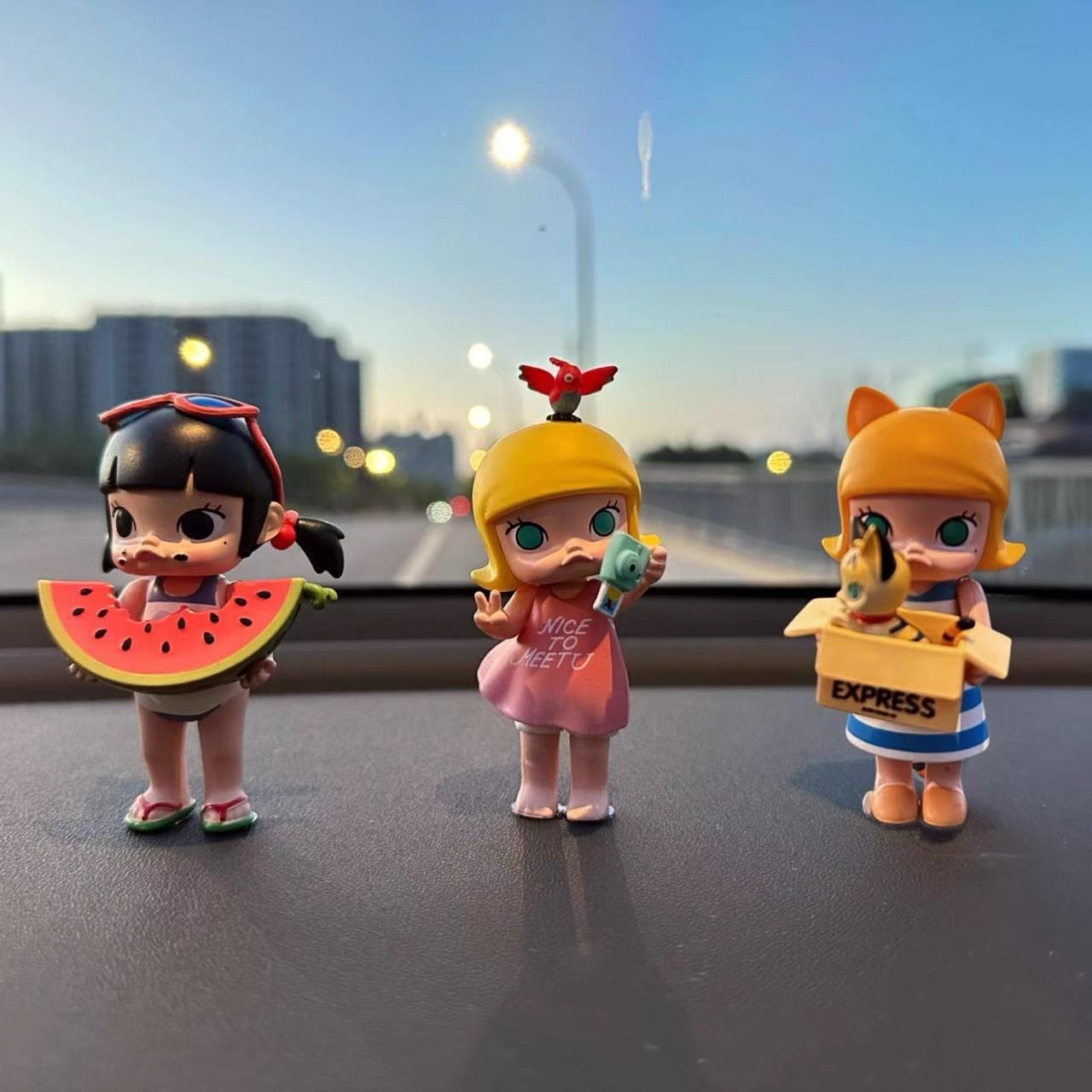 茉莉我的小时候Molly泡泡玛特车载摆件特斯拉装饰中控屏防爆晒