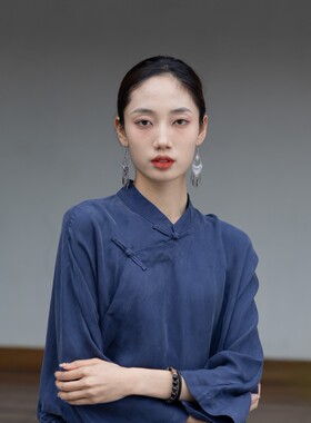 大拙古典大气复古风丝滑铜氨丝宽松款纯色斜襟盘扣衬衫221128
