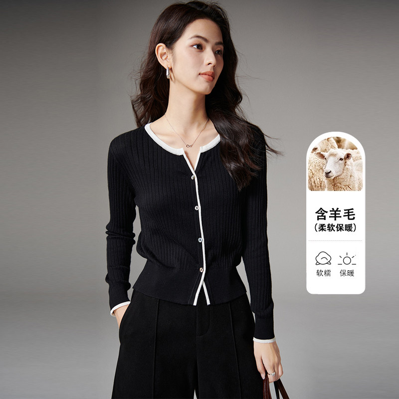 晚白2025年秋冬新款时尚气质上衣修身百搭含绵羊毛短针织开衫女