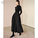 晚白2025年秋冬新款 小黑裙气质百搭通勤褶皱连衣裙 立领假两件时尚