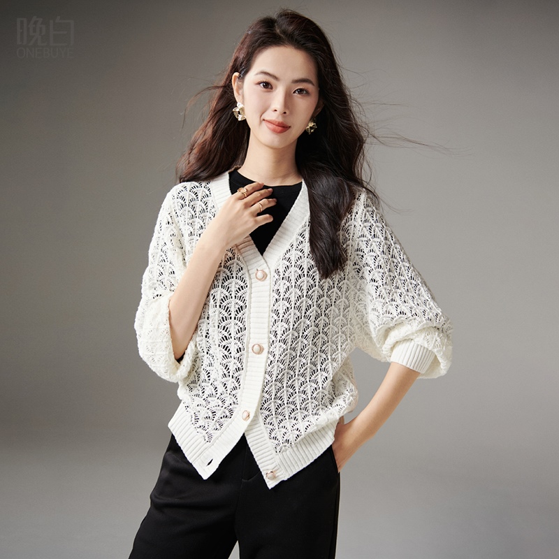 晚白镂空轻薄棉料针织开衫