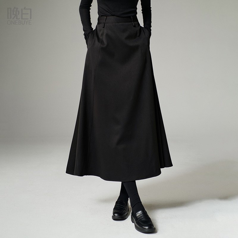 晚白2026春季新款通勤黑色百搭裙子高腰气质时尚a字大摆半身裙女