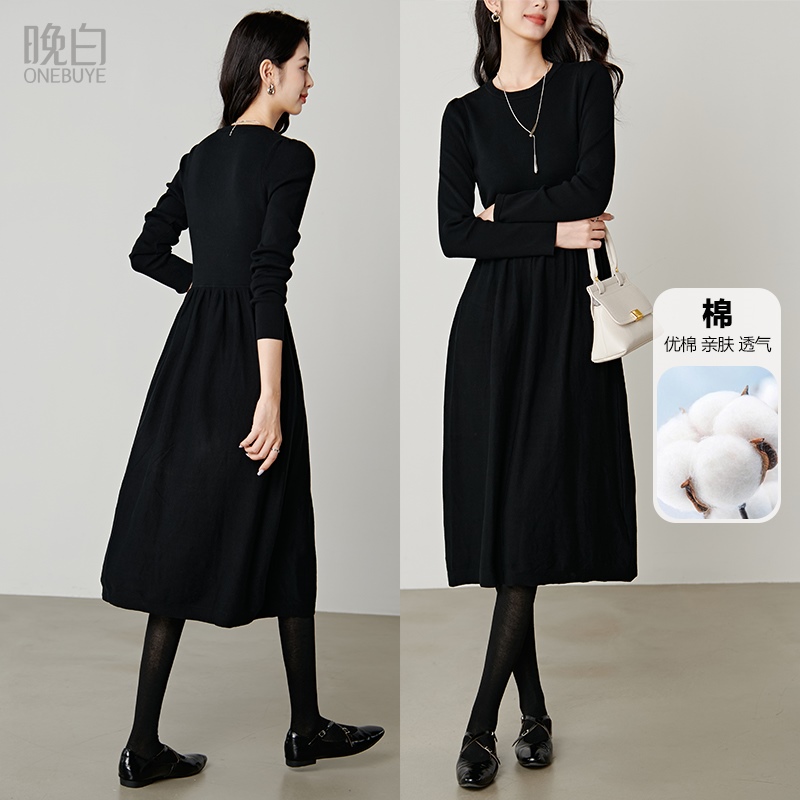 晚白纯色高弹直筒针织连衣裙