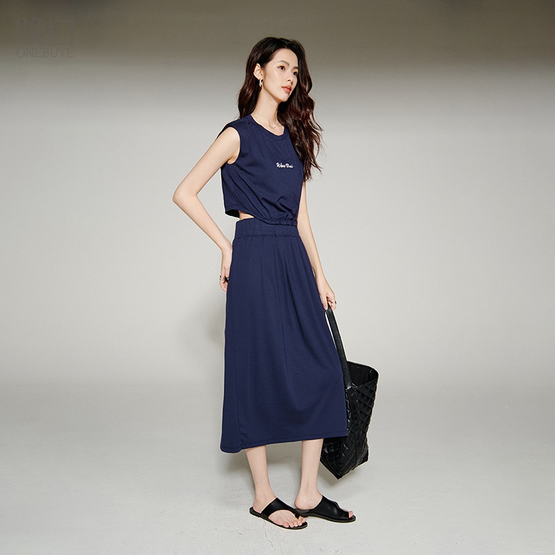 晚白纯色高腰弹力无袖连衣裙