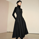 晚白2025秋冬新款 连衣裙 气质通勤收腰裙子休闲V领含羊毛背心无袖