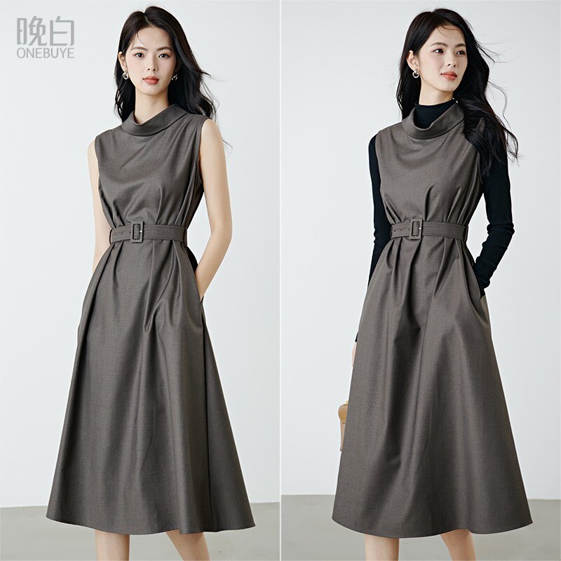 晚白2026年春新款经典简约立领无袖裙子系带收腰利落气质连衣裙