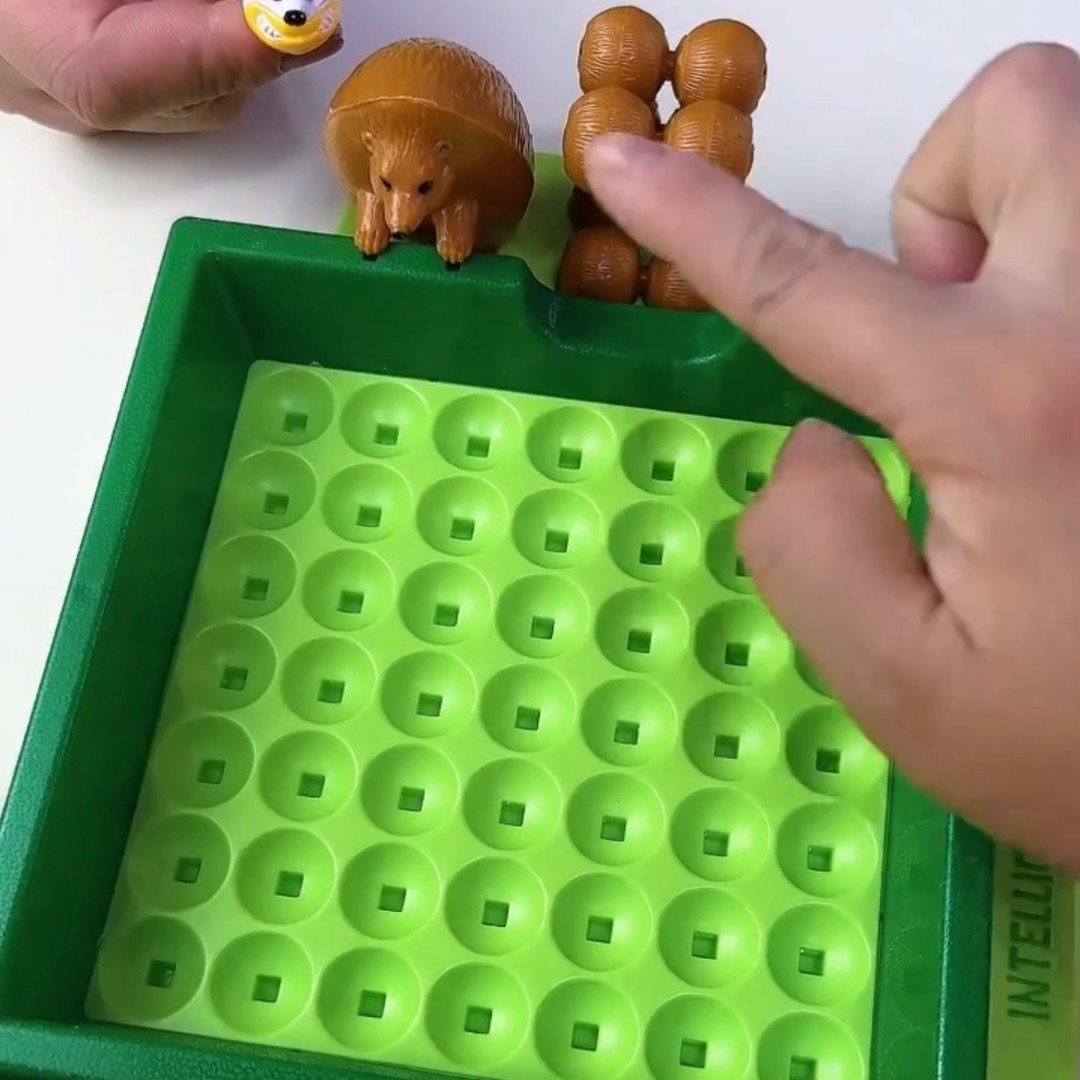 智力解题桌游迷宫小刺猬找妈妈通关游戏亲自互动玩具