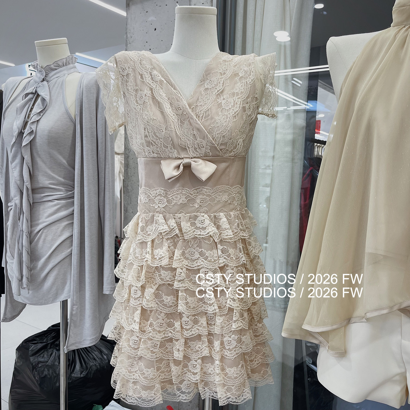 千金风V领蕾丝连衣裙女夏季收腰蛋糕裙蝴蝶结气质显瘦小个子短裙