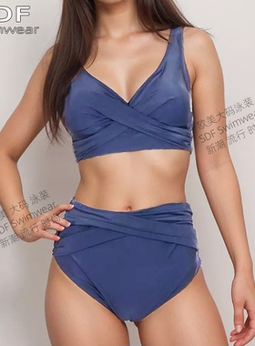 大码女士高级绝美2025新款泳衣大胸微胖遮肉显瘦比基尼套装泡温泉