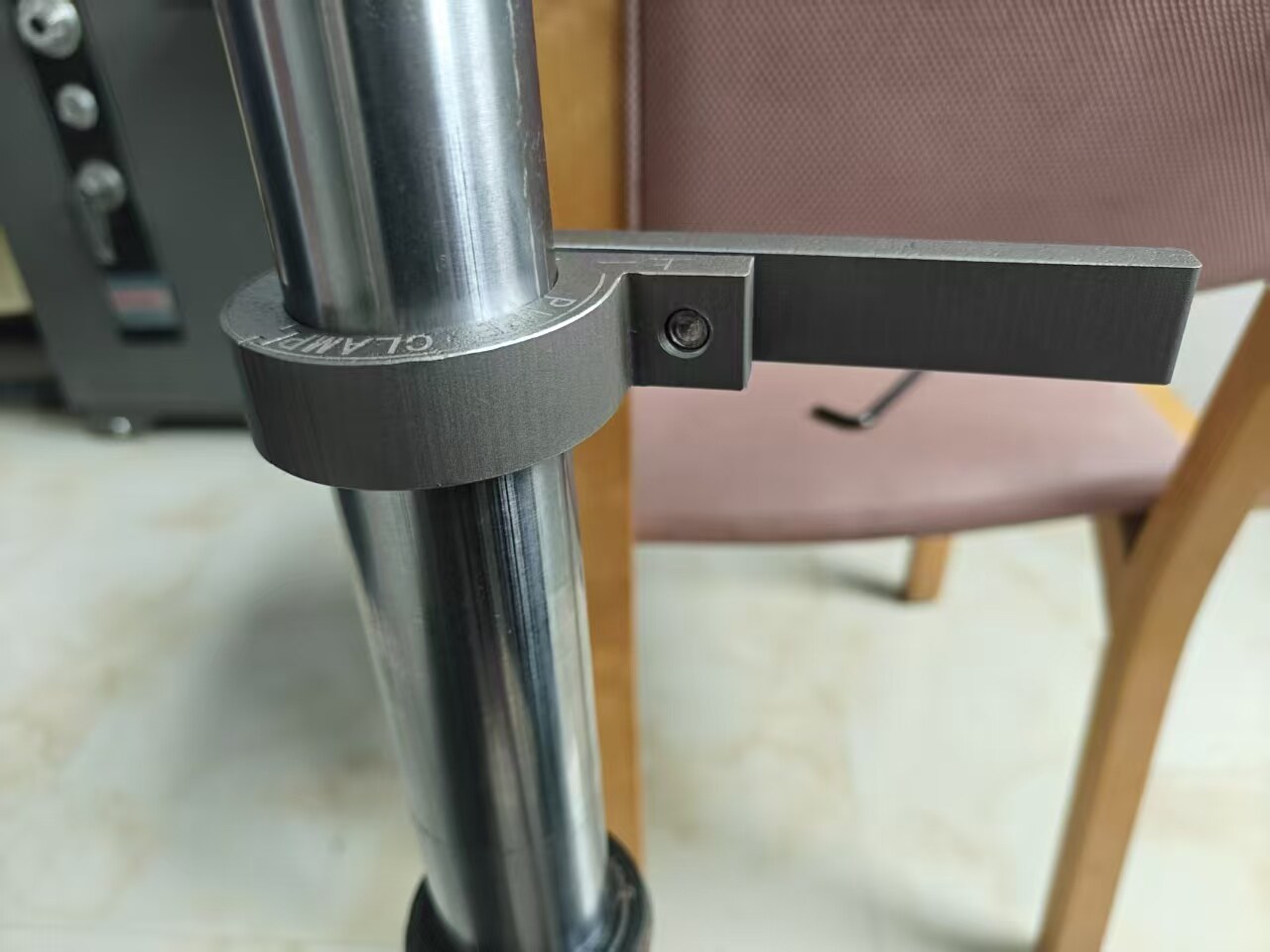 摩托车减震杆拆卸固定夹具  减震底座拆卸工具 手持光杆抱钳