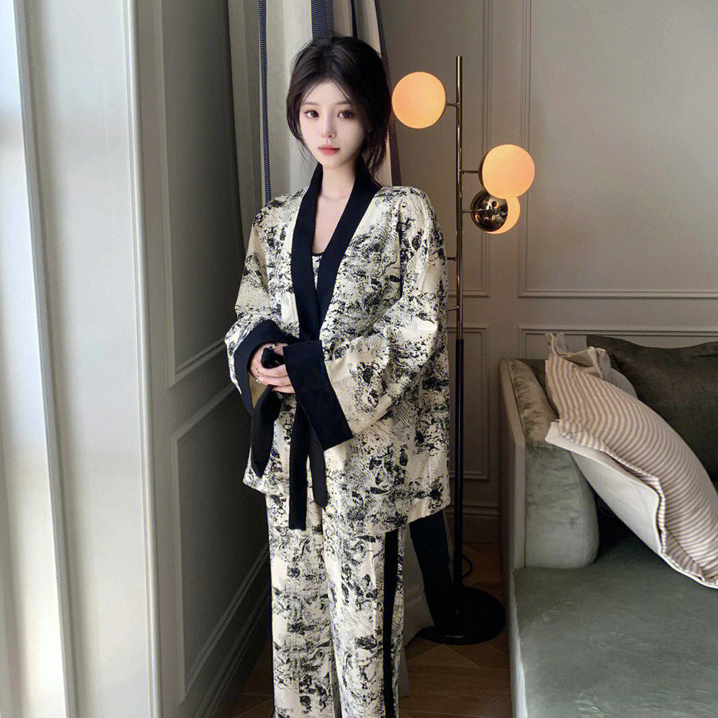 여성을 위한 새로운 중국식 수묵 잠옷 인터넷 연예인 스타일 여름 스타일 새로운 가디건 고급 멜빵 바지 쓰리피스 양복