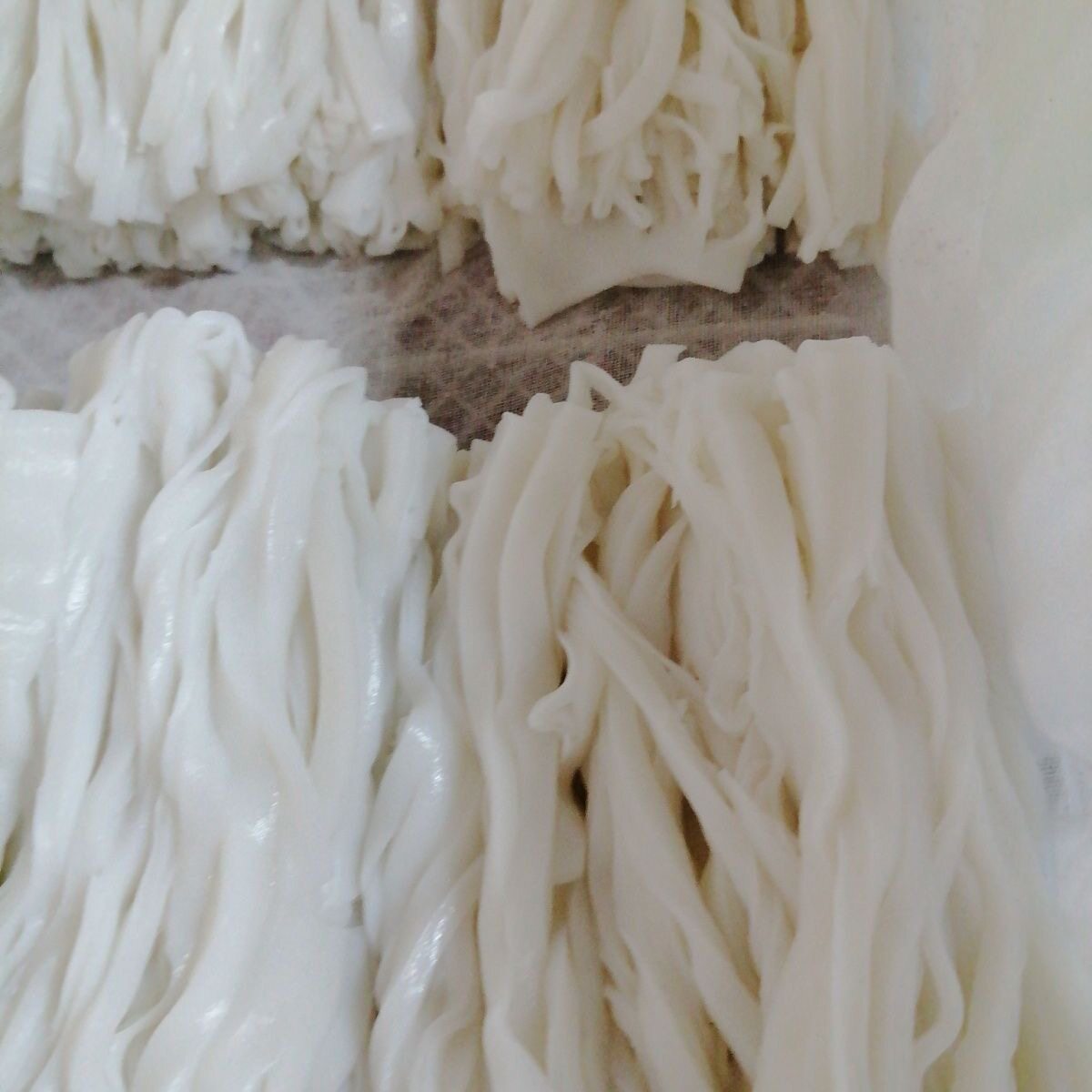 云南纯手工卷粉干卷粉米粉米干云南米干云南新鲜卷粉壮族速食凉拌