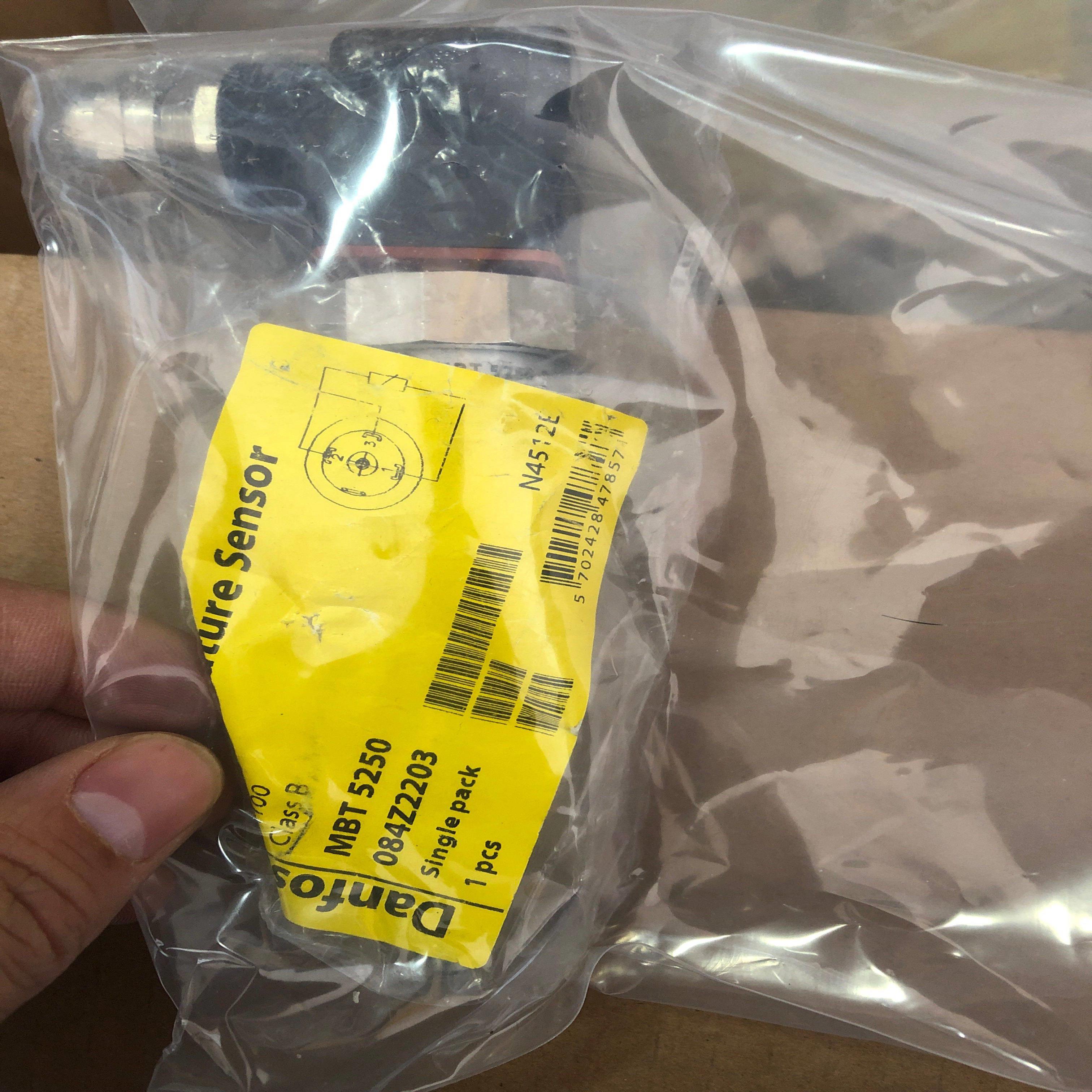 配件MBT5250 084Z2203丹佛斯温度传感器084Z2203全新现货议价议价