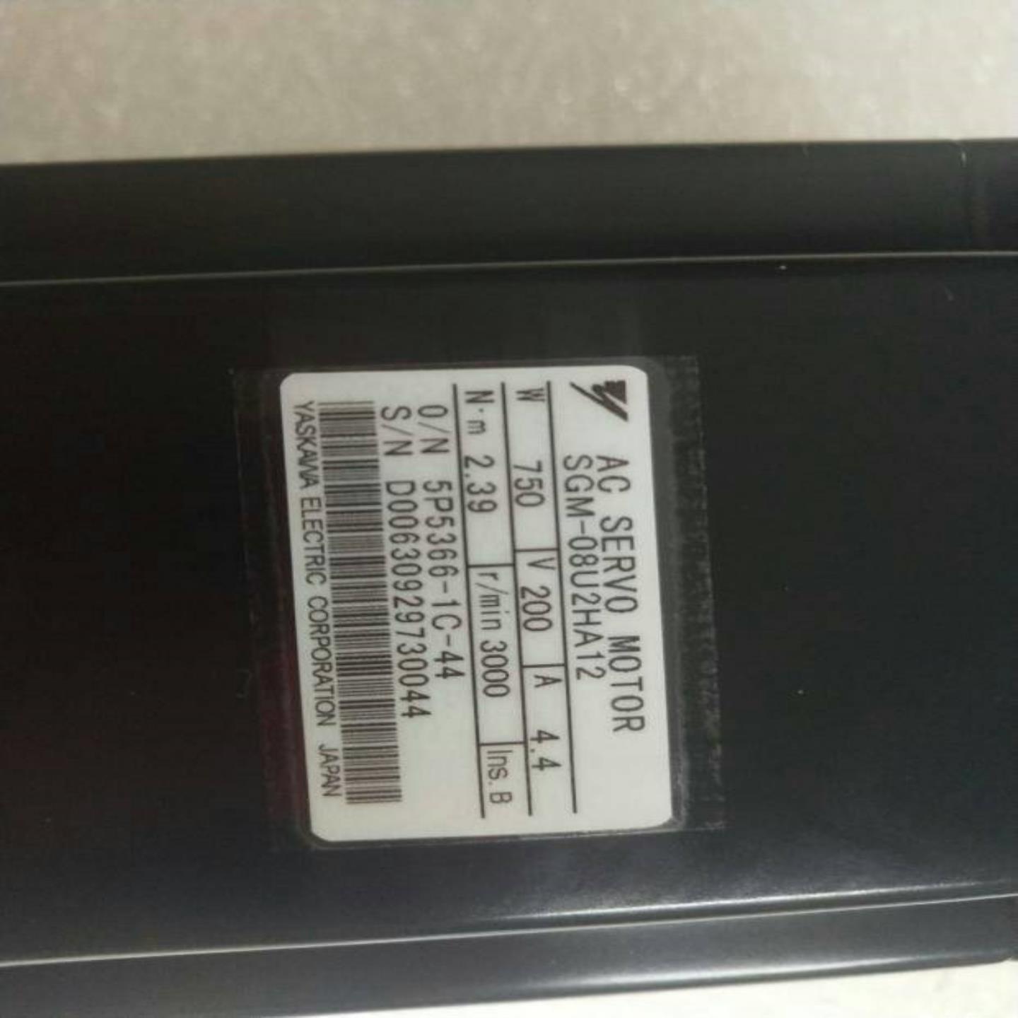 配件安川伺服电机SGMP-04A2HA11SGMG-30V6W-YG21 现货议价