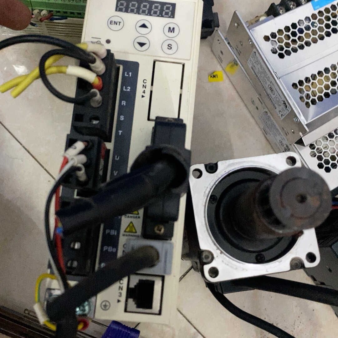 400W伺服套装LXM23CU04M3X BCH060