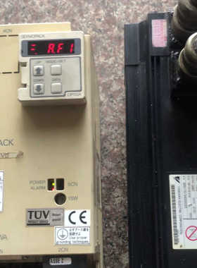 安川SGDB-15VDY1伺服驱动器及USAGED-13V2