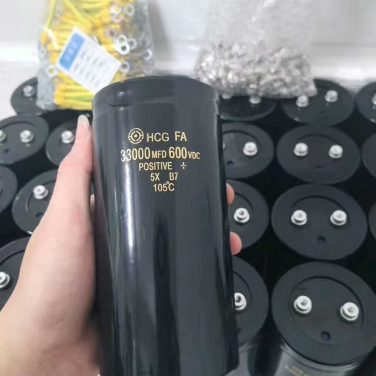 600v33000uf 日立黑金刚 电容电解 容量6000
