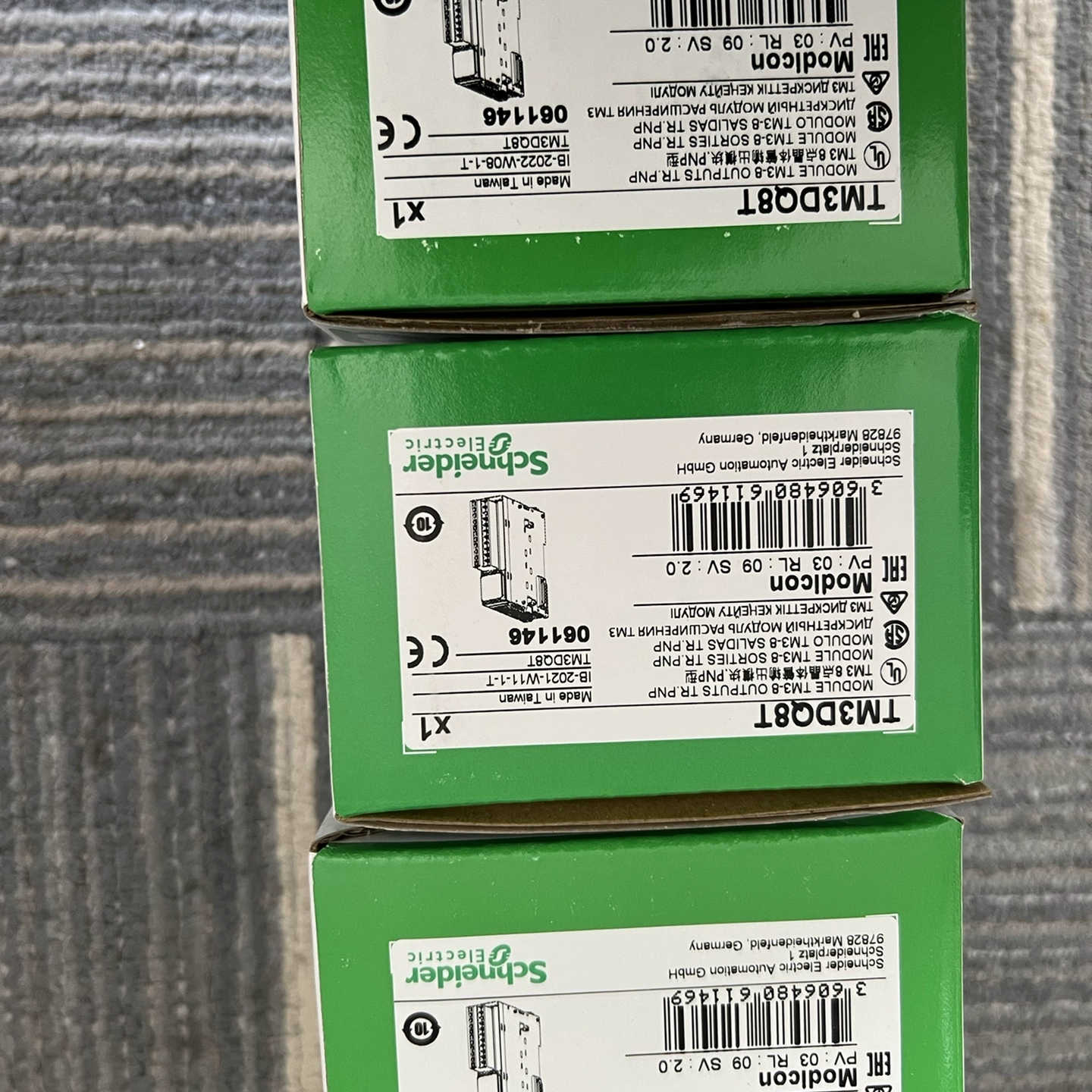 TM218LDA40DR4PHN新到几台  要的联系