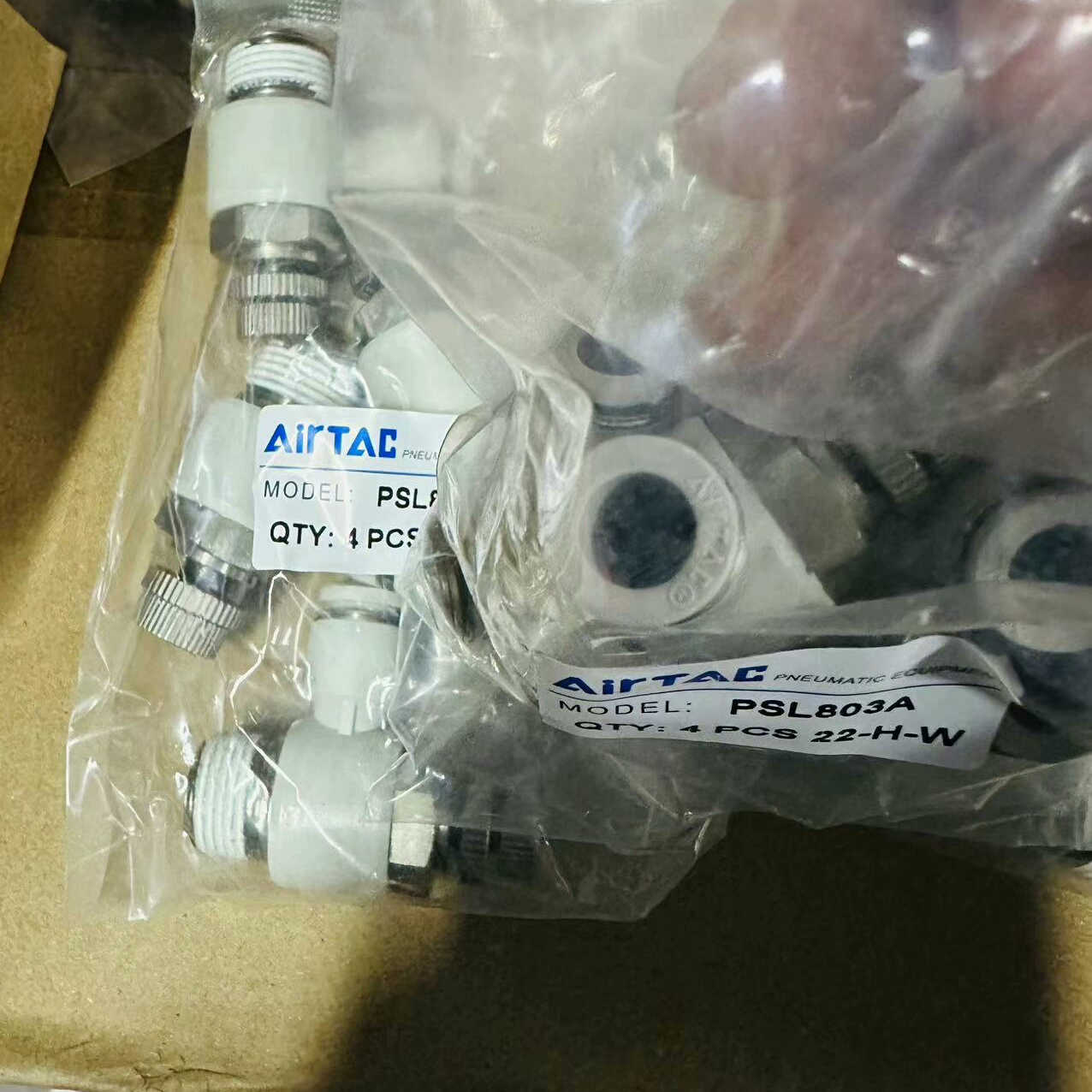 亚德客调速阀PSL803A，全新原装，一袋4个，有300多个