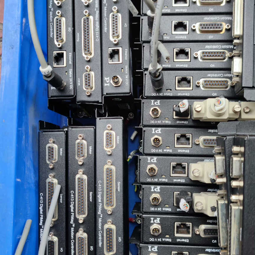 德国PI音圈电机伺服控制器C-413K009，二手拆机配套。