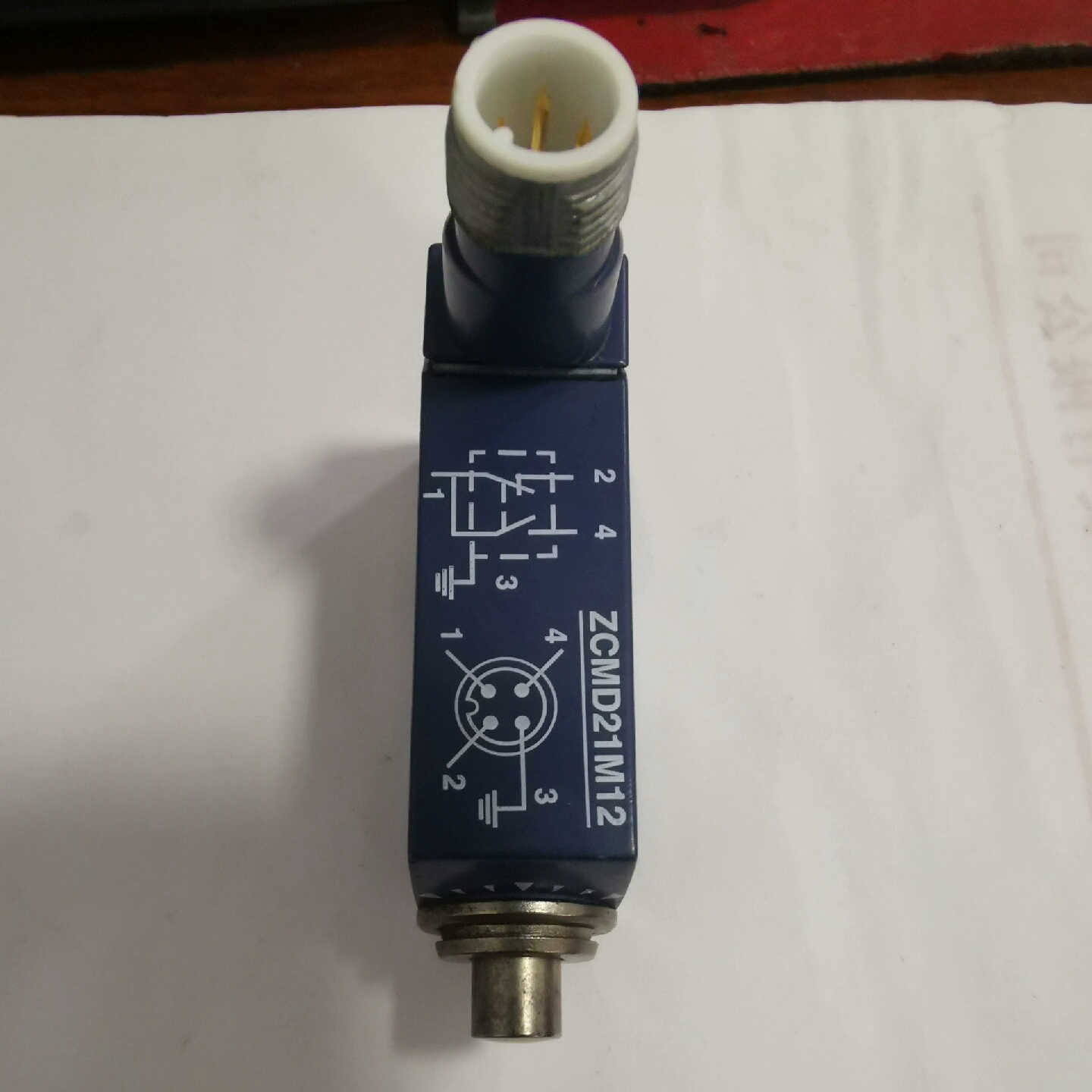 限位行程开关一个ZCMD21M12成色很好便宜处理了。