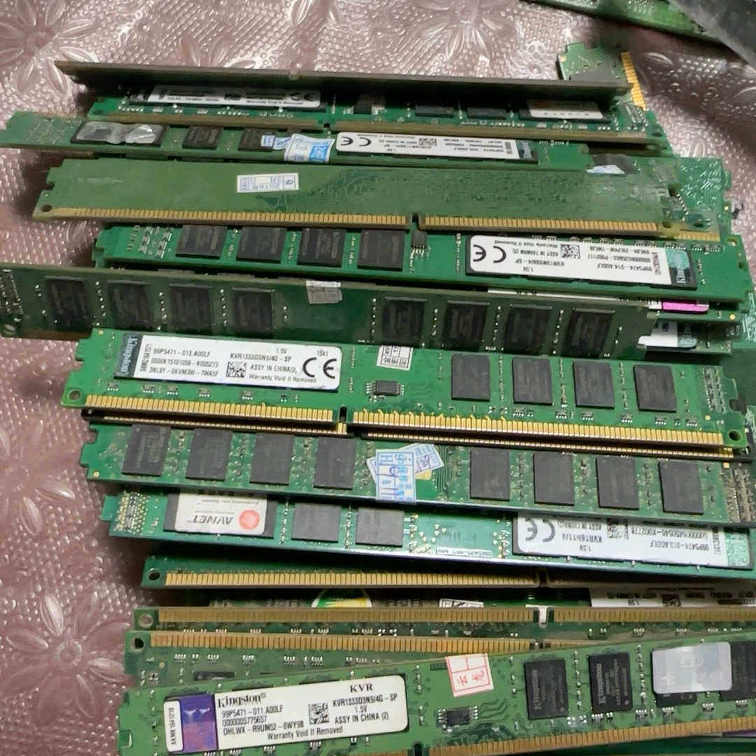 金士顿4G内存，DDR3代原装拆机内存，单面有100多条，打