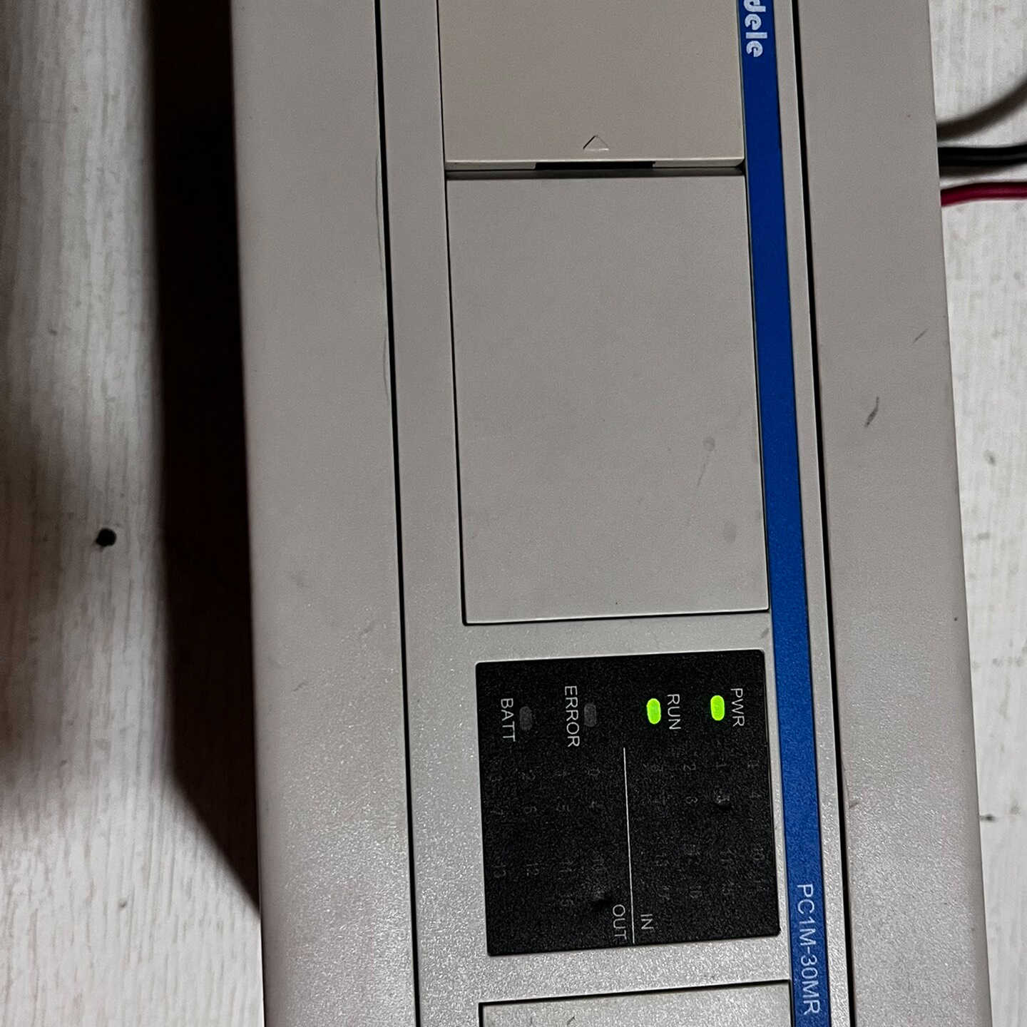 泰德奥PLC、 PC1M-30MR，二手拆机，通电如图， 成