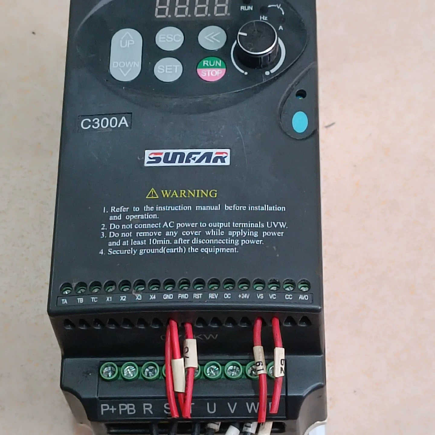 四方变频器C3000A-4T0007   0.75KW380