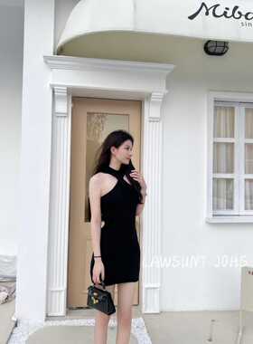 清仓 辣妹性感紧身挂脖连衣裙女高级感气质收腰黑色修身包臀裙