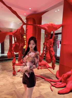 法式复古风甜辣设计感长袖薄款打底衫夏女修身显瘦不规则百搭T恤