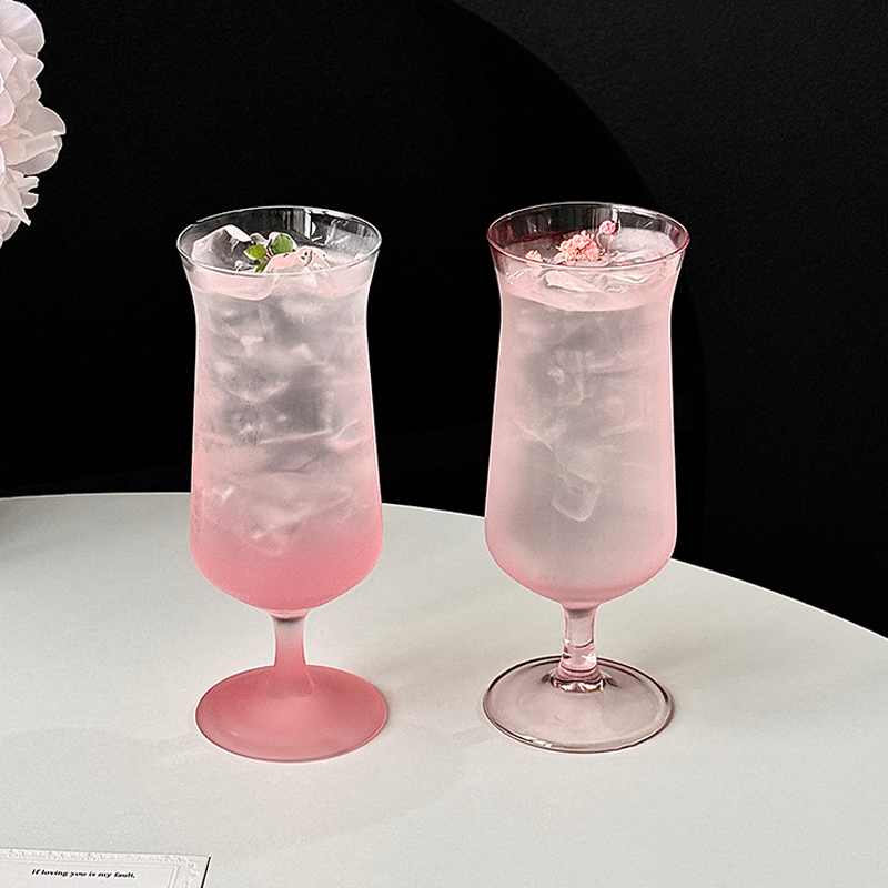 粉色高颜值高脚反口玻璃果汁杯