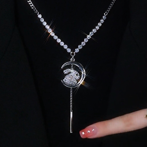 韩薇铜合金镶钻月免毛衣链女气质