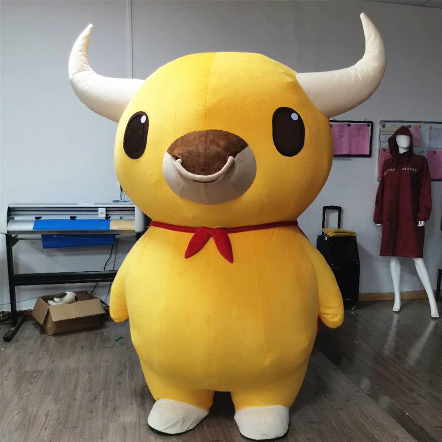 定制充气模公牛披风超人行走穿戴表演卡通人偶动漫布偶道具衣服装