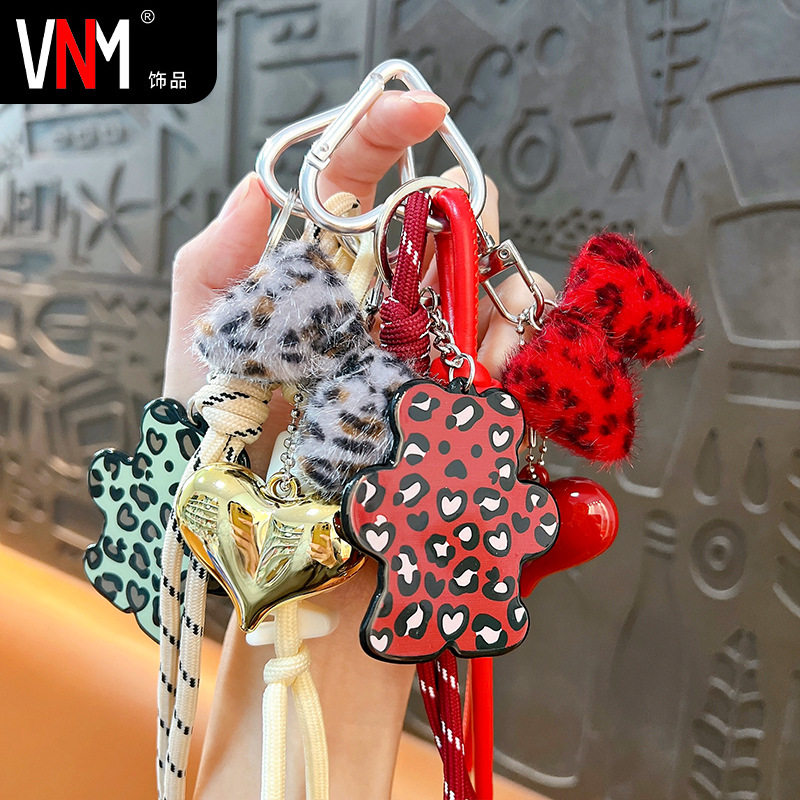 新款创意亚克力豹纹小熊蝴蝶结钥匙小挂件包包装饰钥匙链配饰